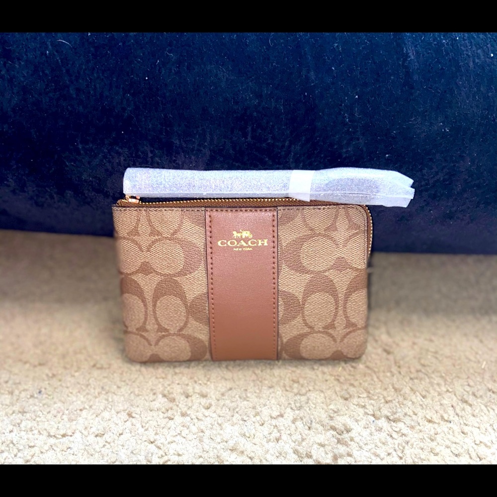 Coach wristlet wallet